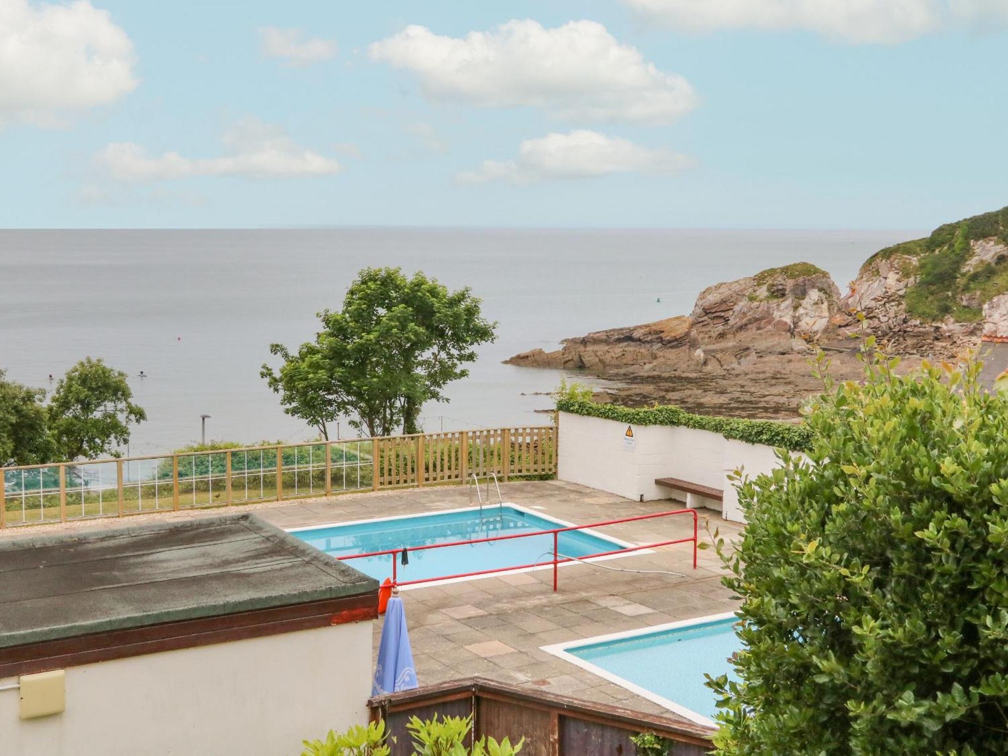 Ochenta Villa Combe Martin Exterior photo